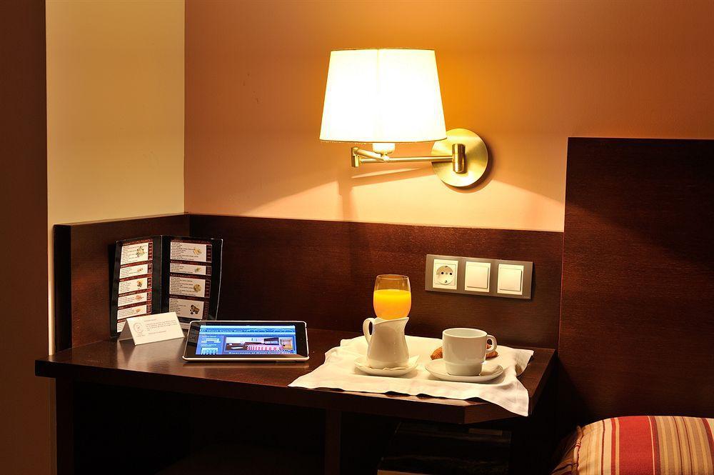 Hotel Castro Real Oviedo Ngoại thất bức ảnh