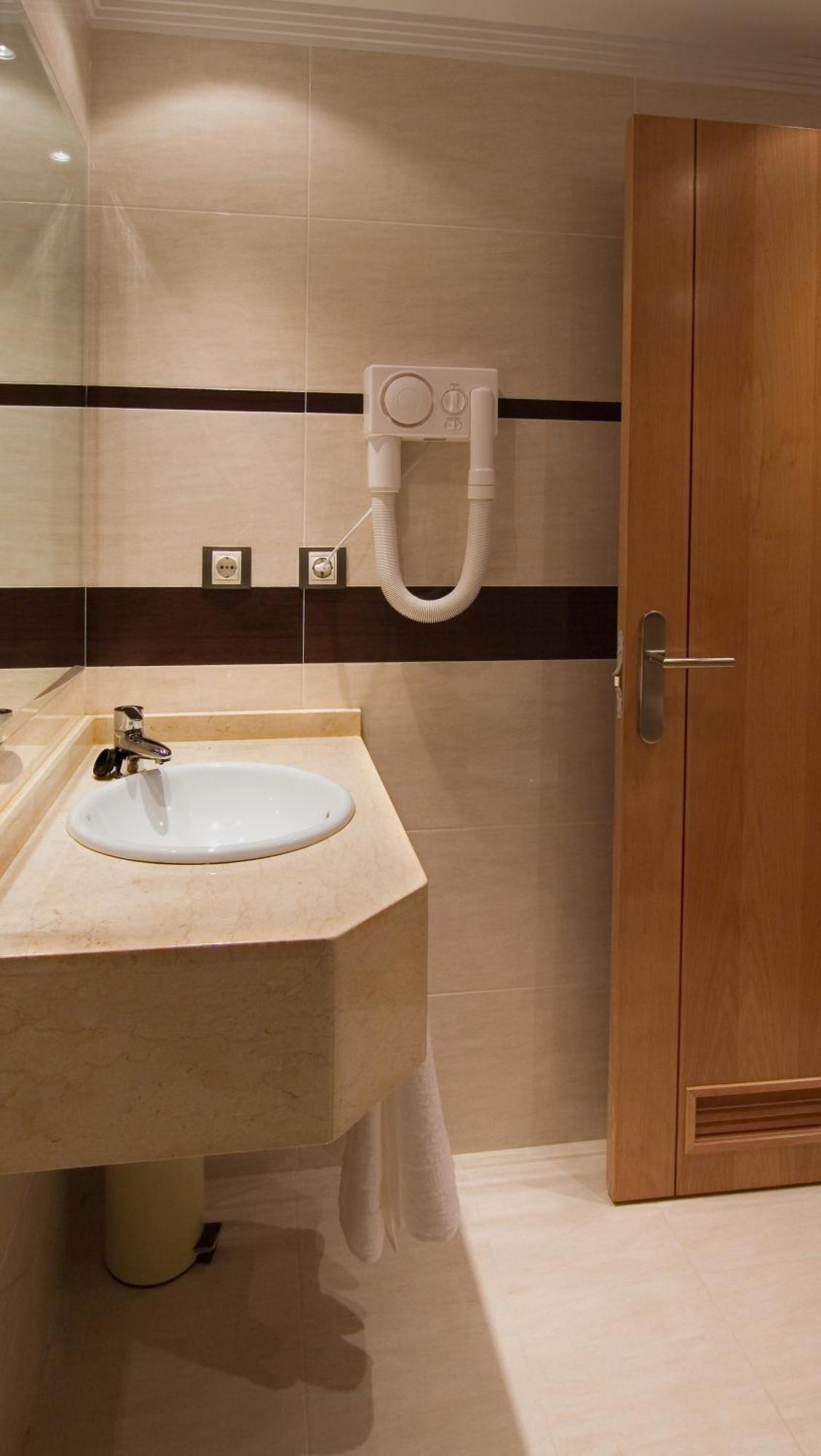 Hotel Castro Real Oviedo Ngoại thất bức ảnh