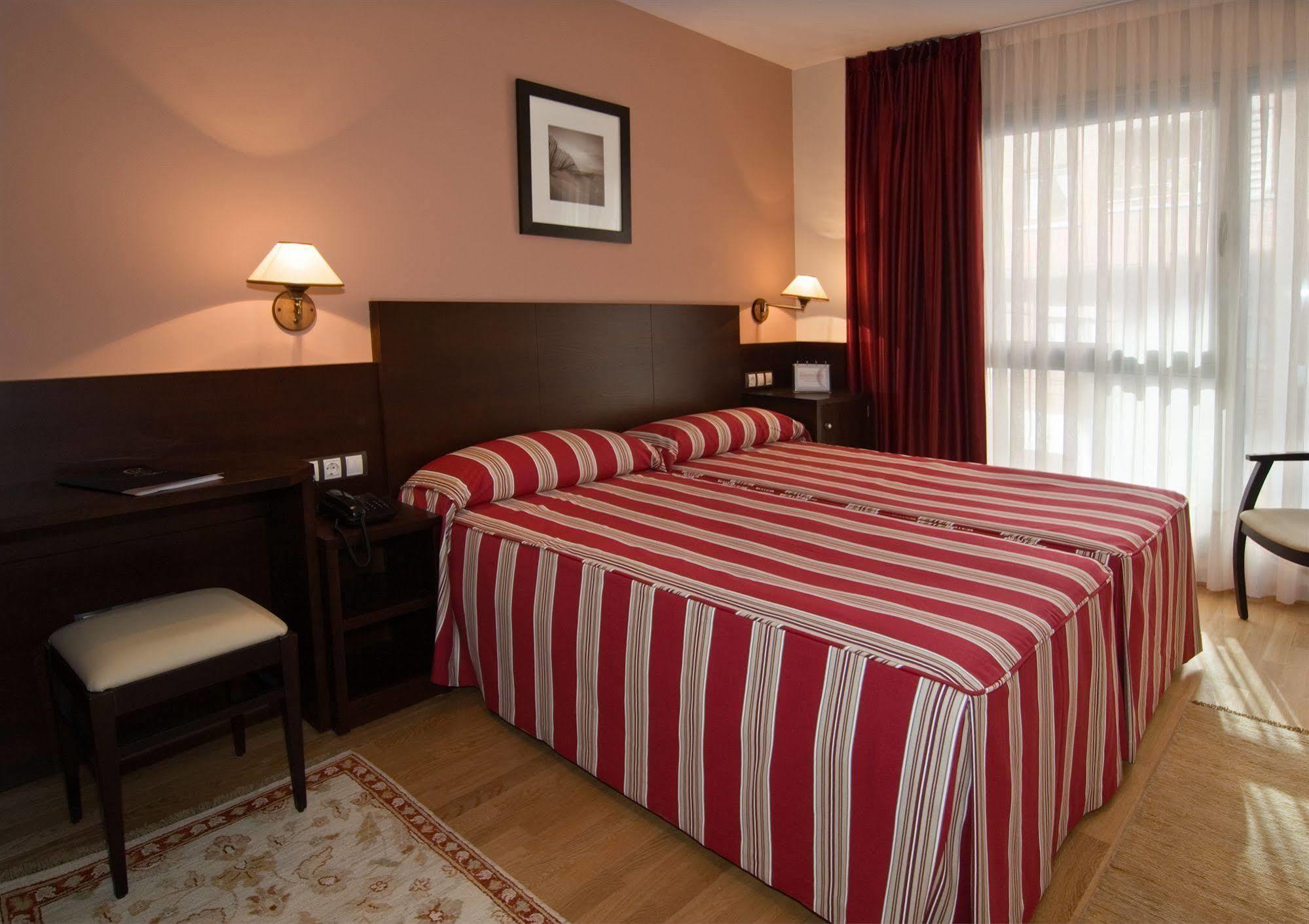 Hotel Castro Real Oviedo Ngoại thất bức ảnh